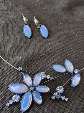 Blue Opalescent Stone & Rhinestone Floral Choker Necklace with Matching Earrings